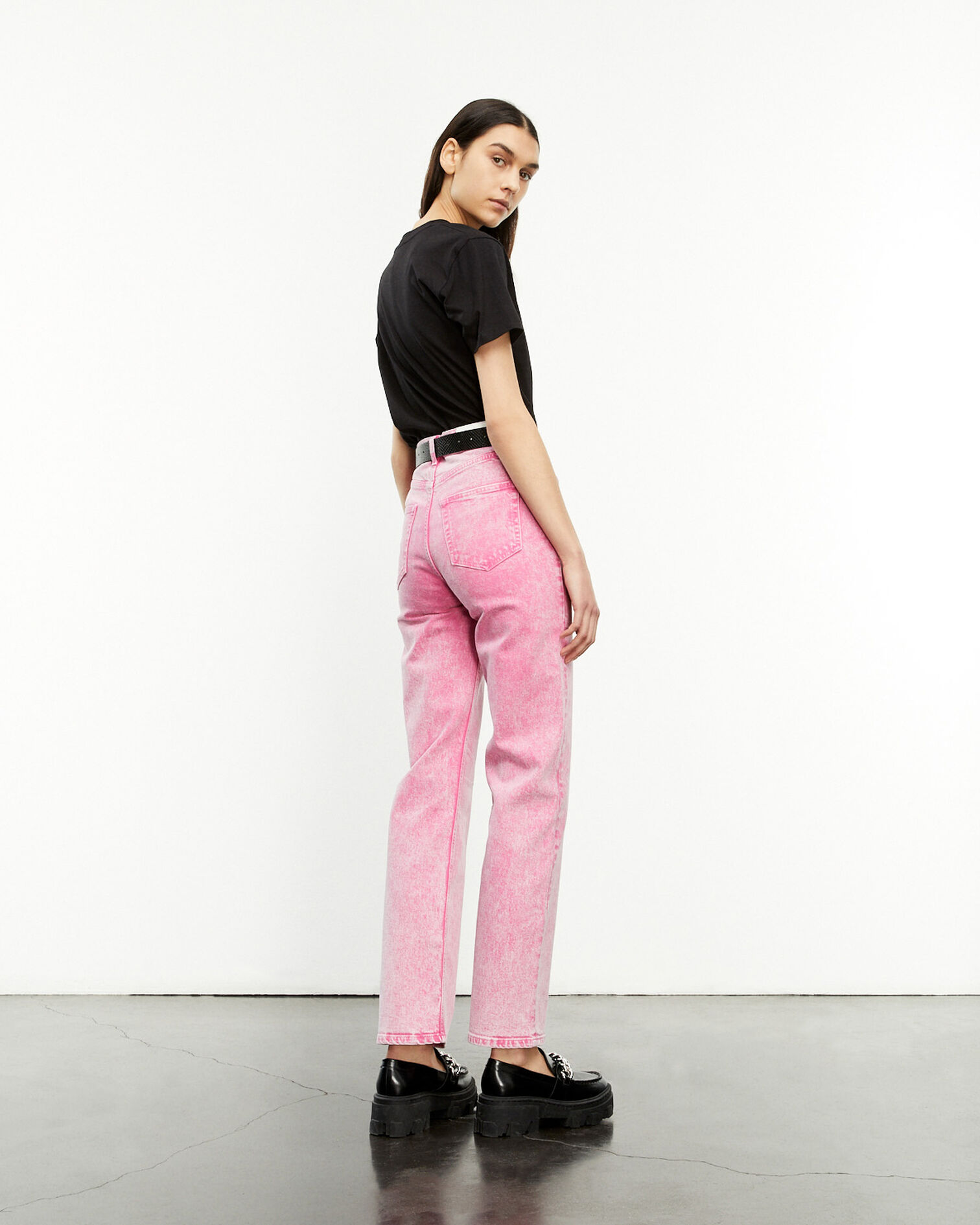 High-waisted pink jeans with visible buttons, FRESH PINK, hi-res image number null