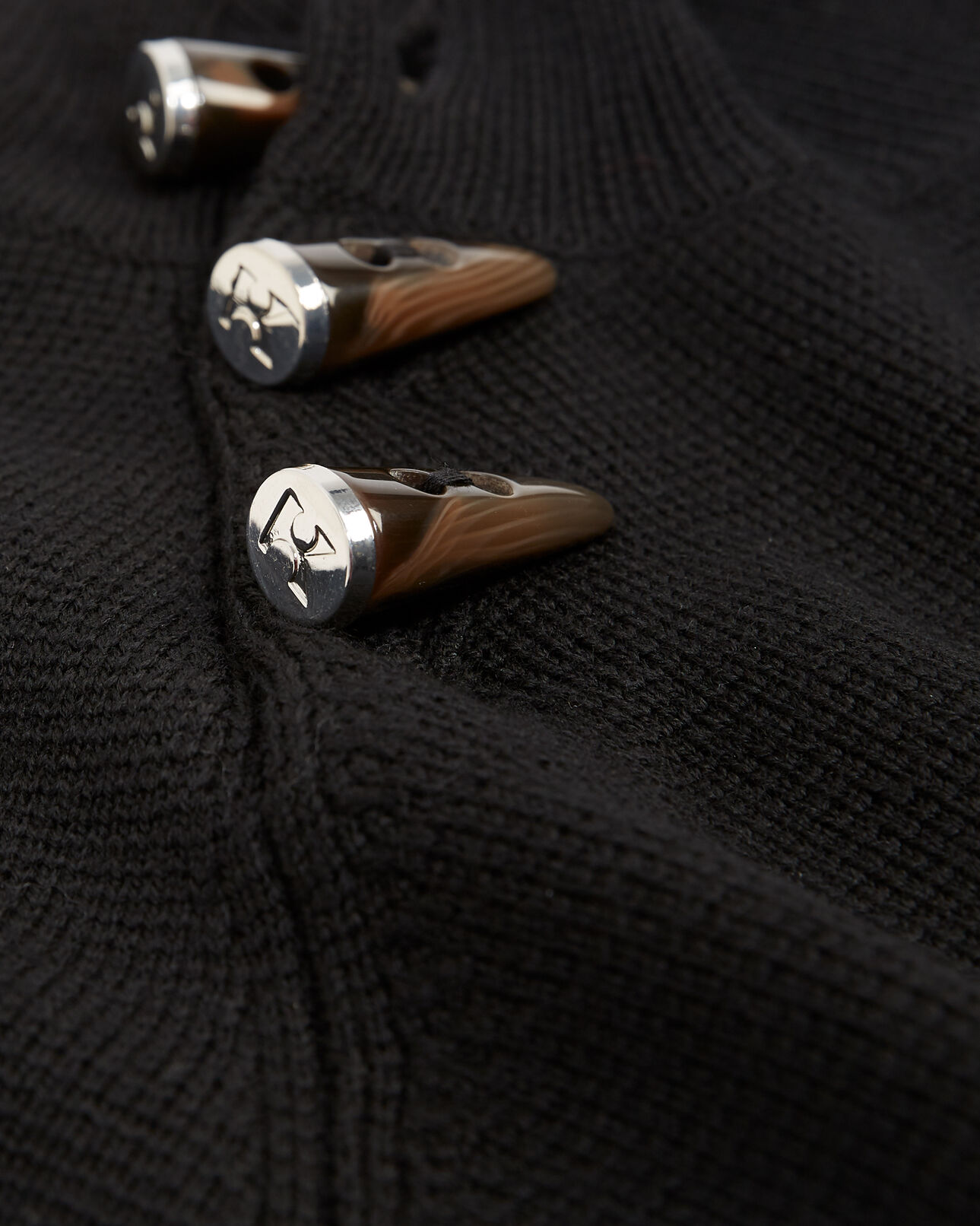 The Kooples FEMME BLACK pull noir avec attaches au col corne
