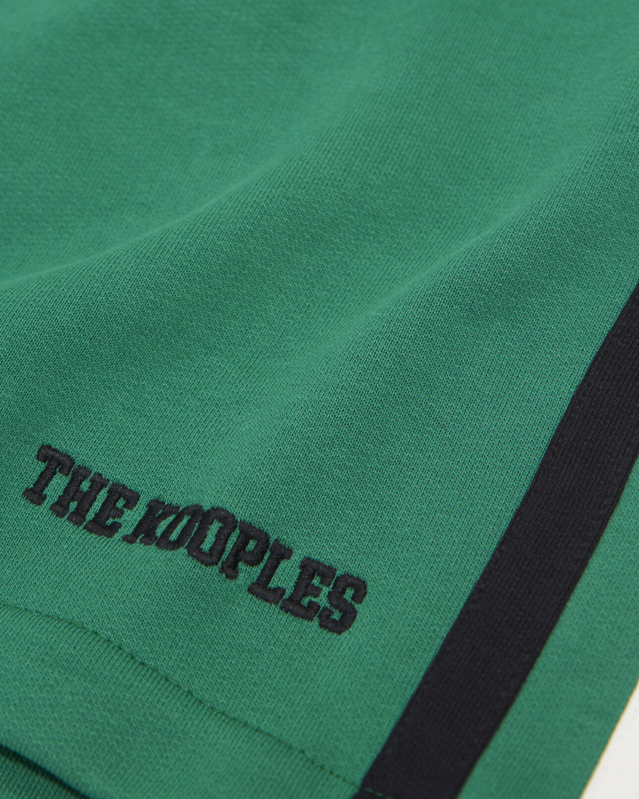 The Kooples HOMME GREEN BLACK ECRU short vert molleton bandes latérales noires