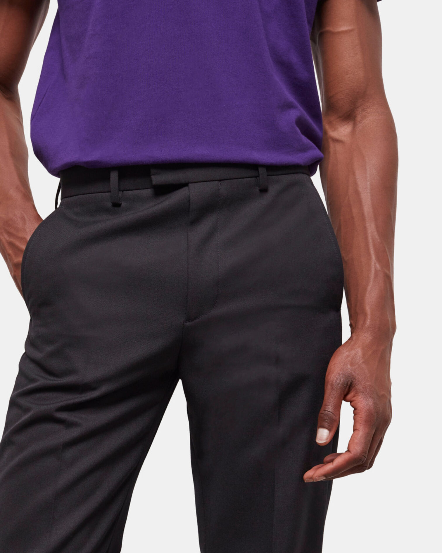 Schwarze, ausgestellte Hose aus Wolle, BLACK, hi-res image number null