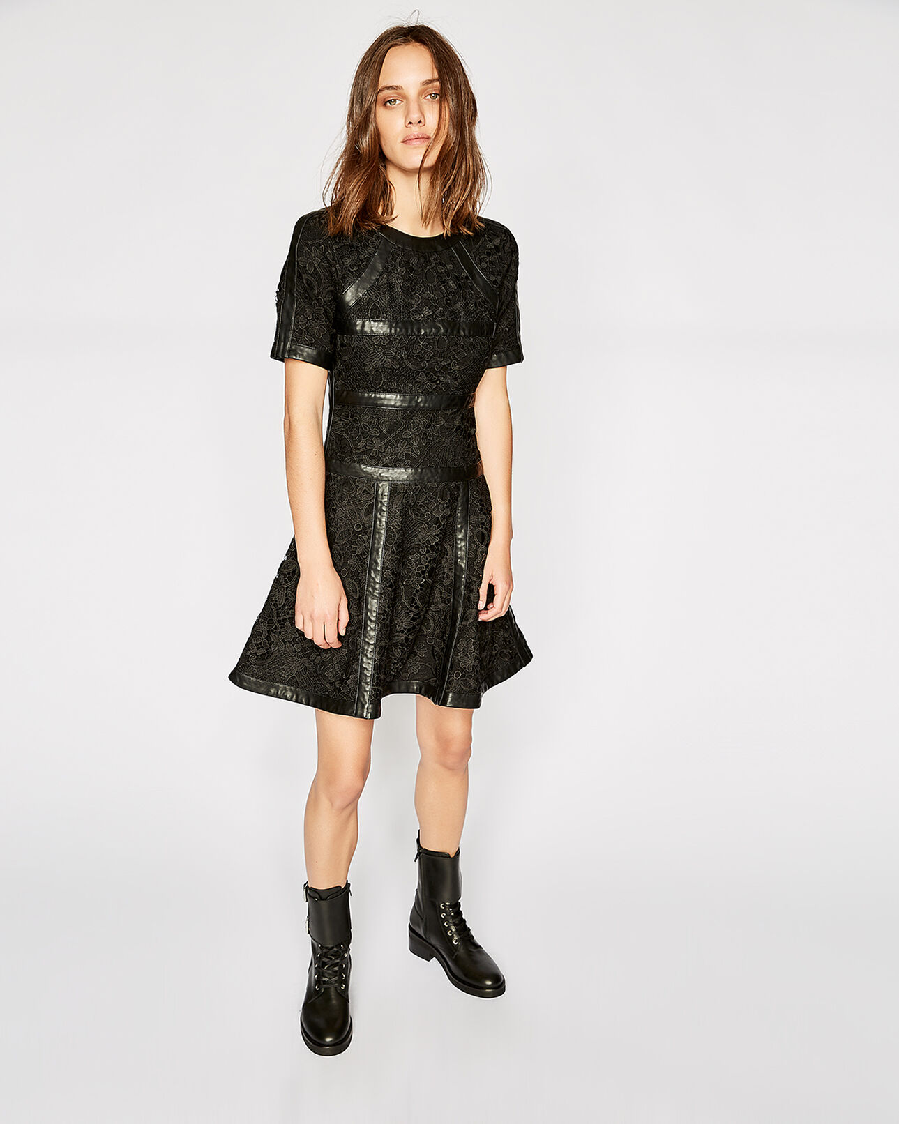 The Kooples MUJER BLACK vestido negro corto de encaje y cuero