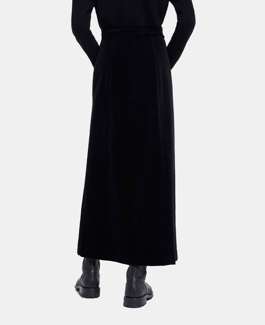 long black skirt