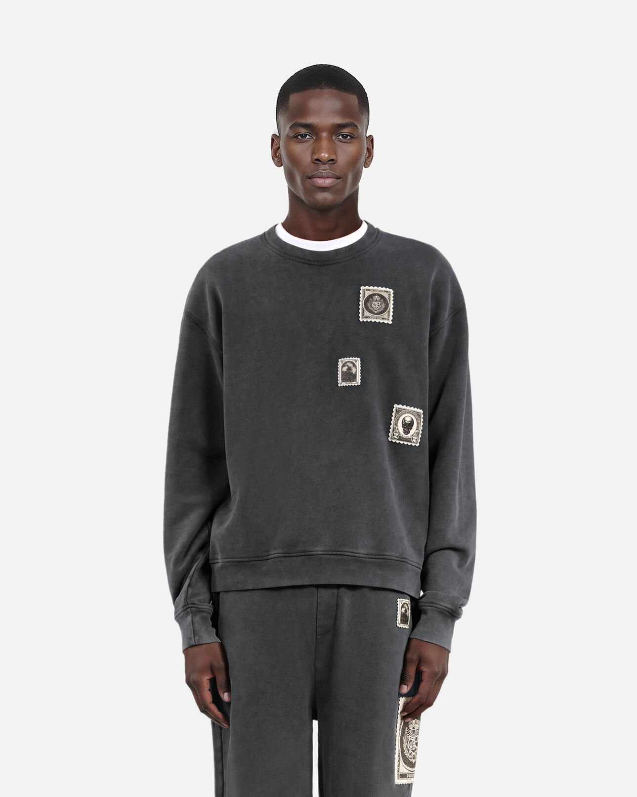The Kooples HOMME BLACK WASHED sweatshirt avec patchs noir délavé
