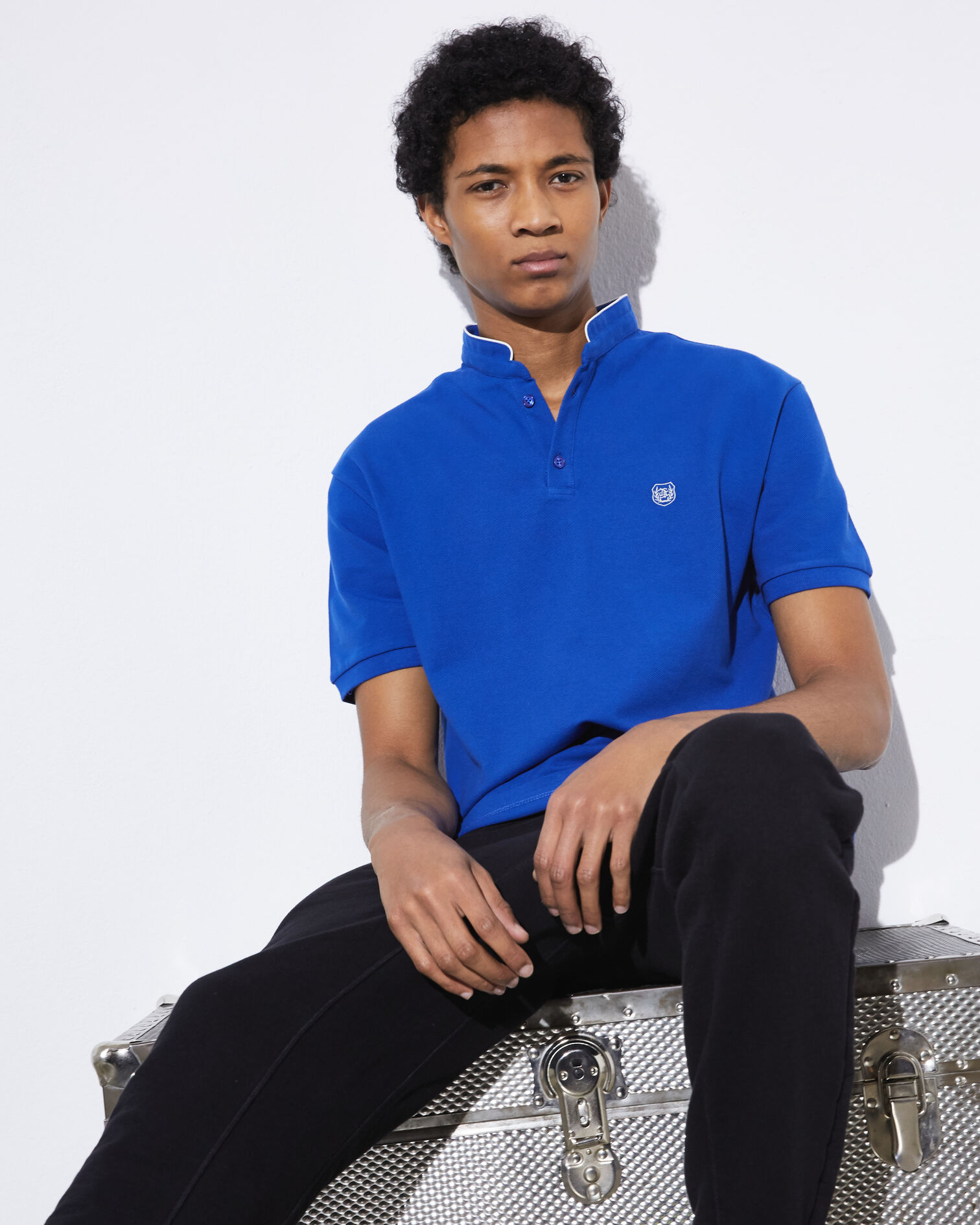 Collarless blue polo shirt with beige piping, LT MID BLUE / LT BEIGE, hi-res image number null