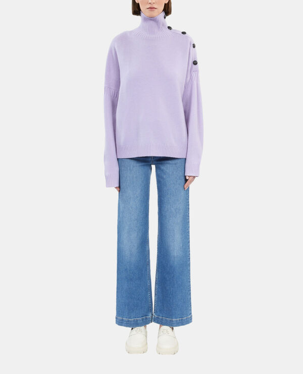 pull mauve en laine et cachemire avec boutons