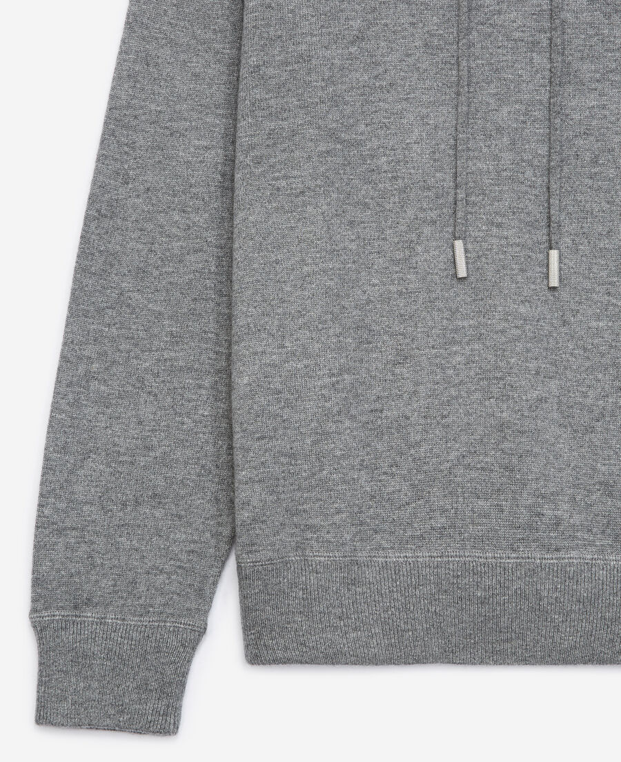 gray knit hoodie