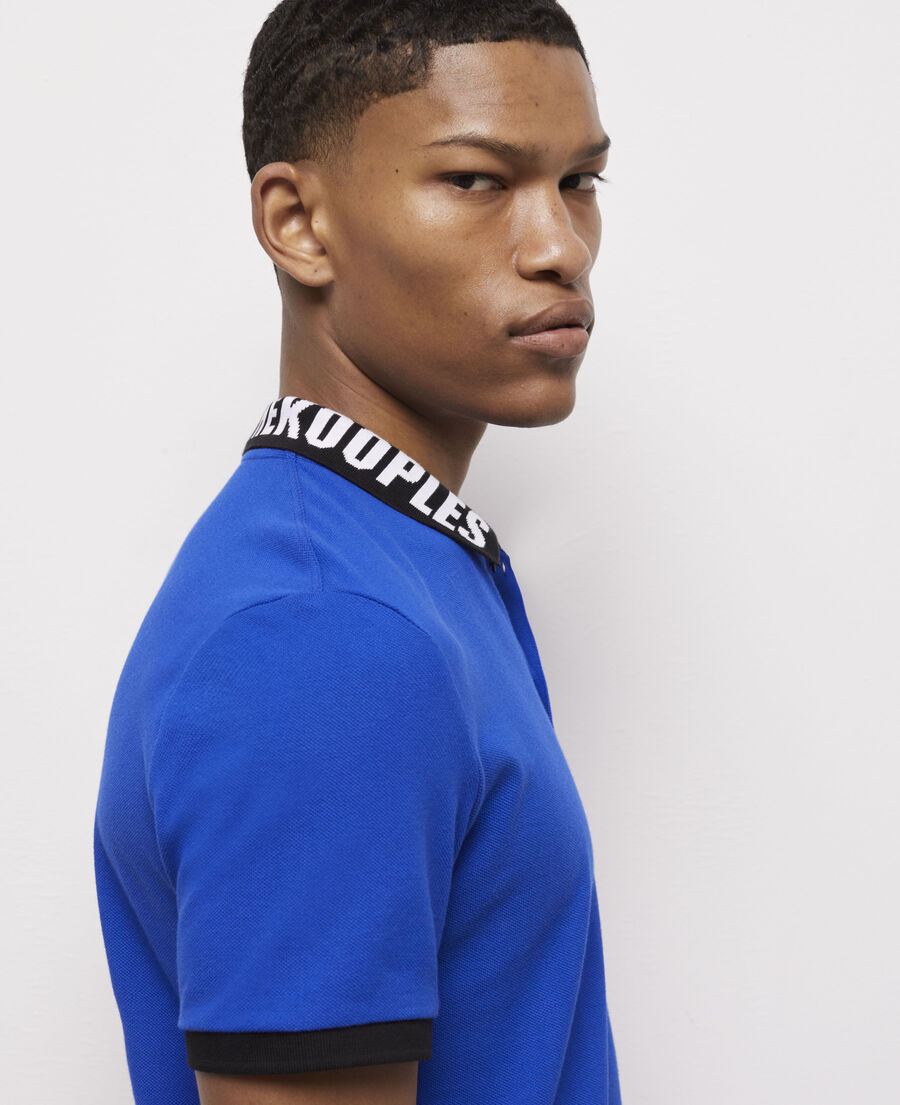 blaues poloshirt