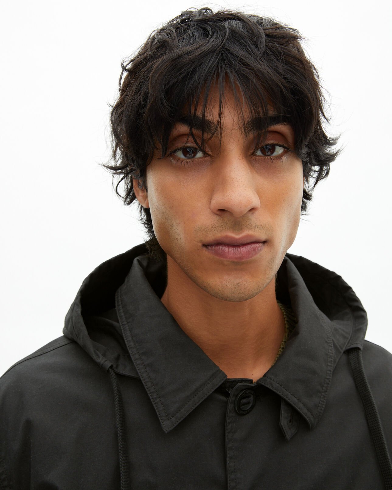 The Kooples HOMME BLACK parka courte à capuche noire