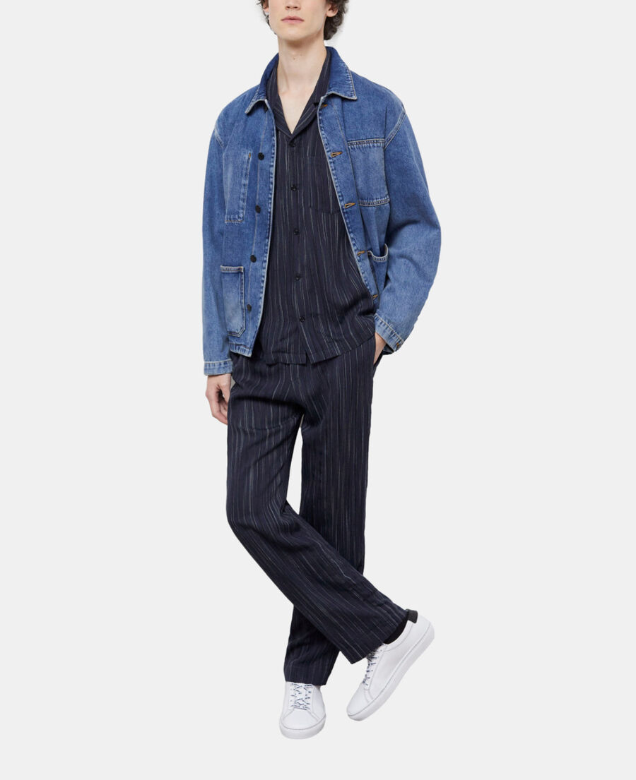 marineblaue hose mit streifen