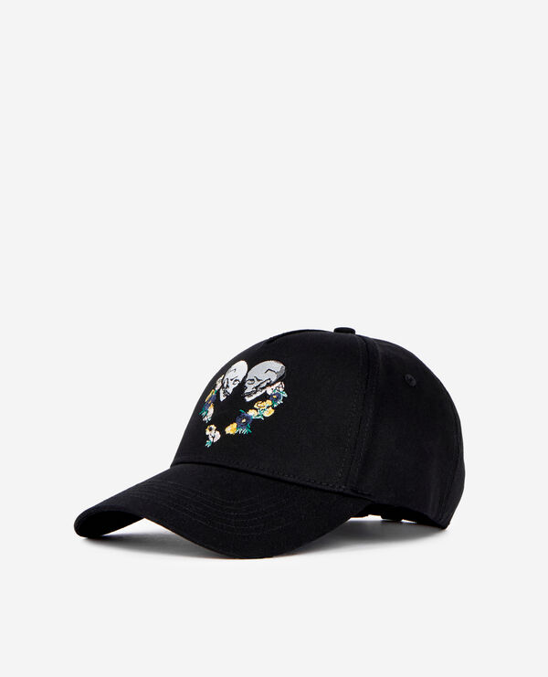 casquette noire avec broderies skull heart