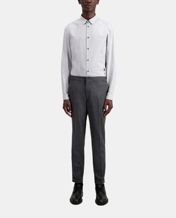 graue hose aus flanell