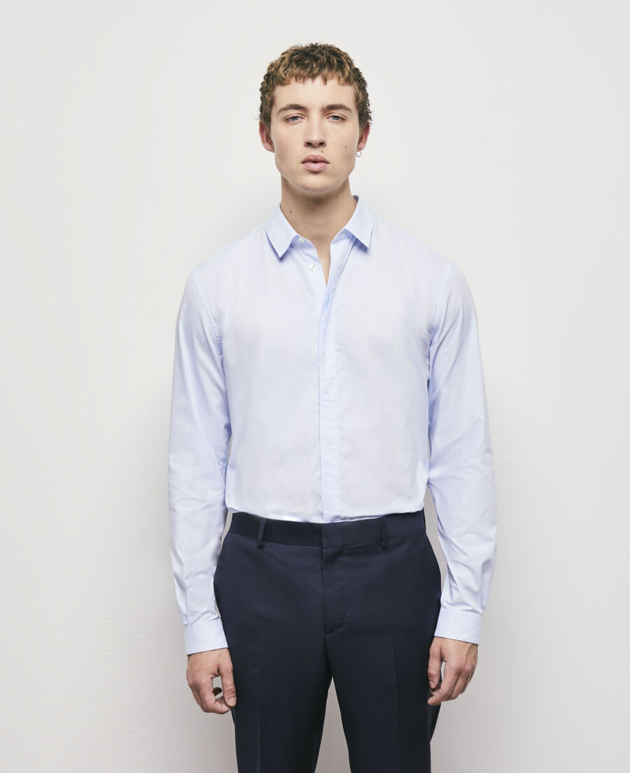 camisa algodón azul con cuello clásico