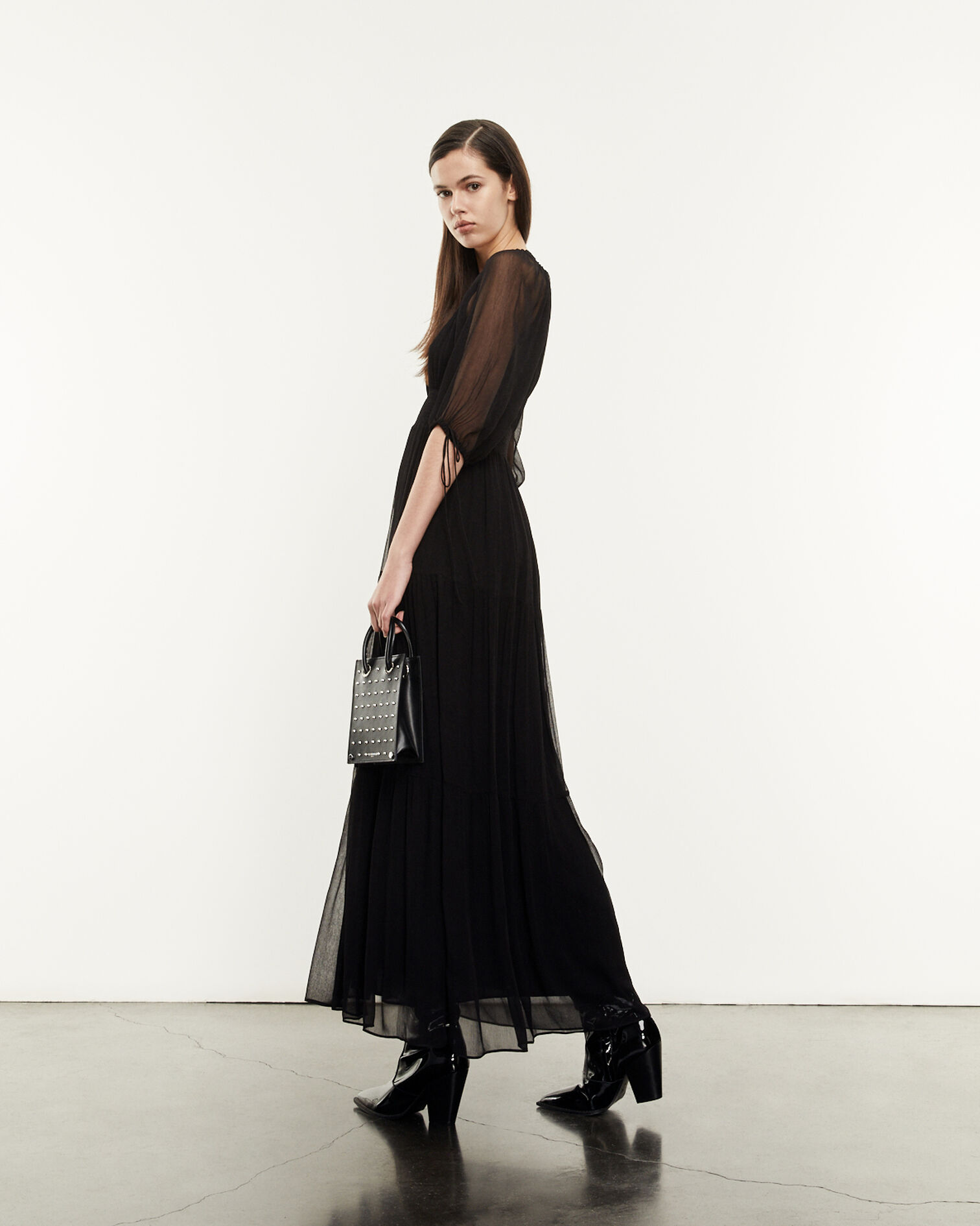 Langes schwarzes Kleid mit gesmokten Details, BLACK, hi-res image number null