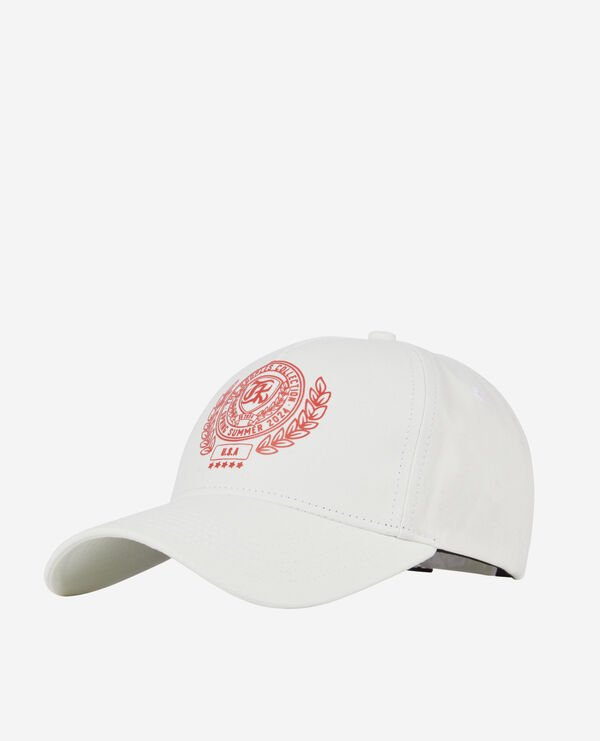 gorra blanca escudo