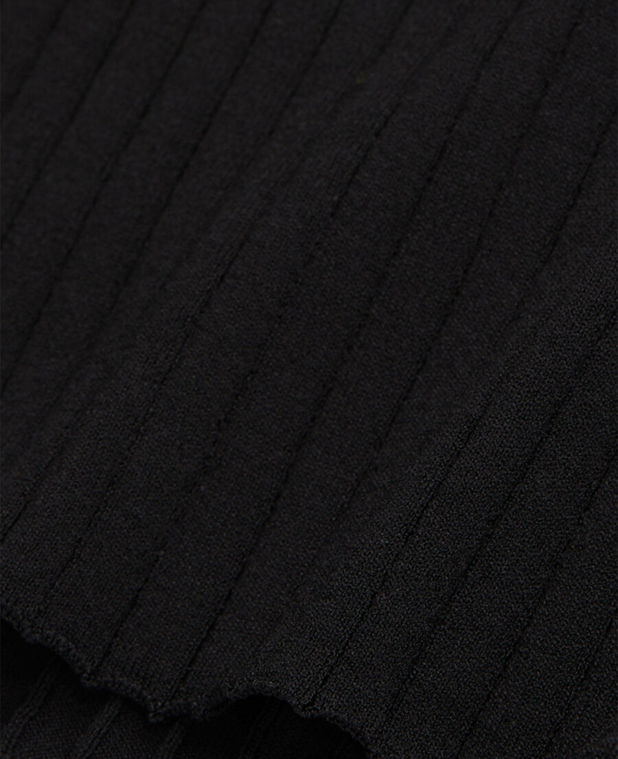 schwarzer pullover mit gerippten details