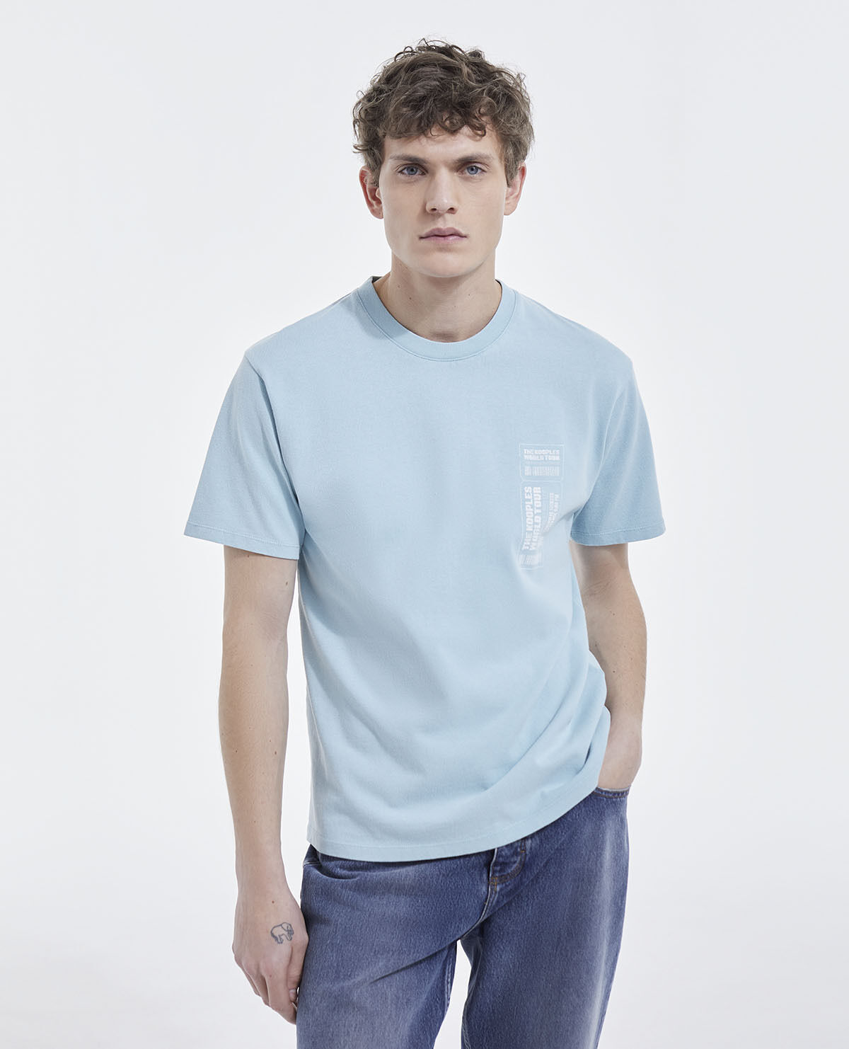 Tee shirt bleu hotsell ciel
