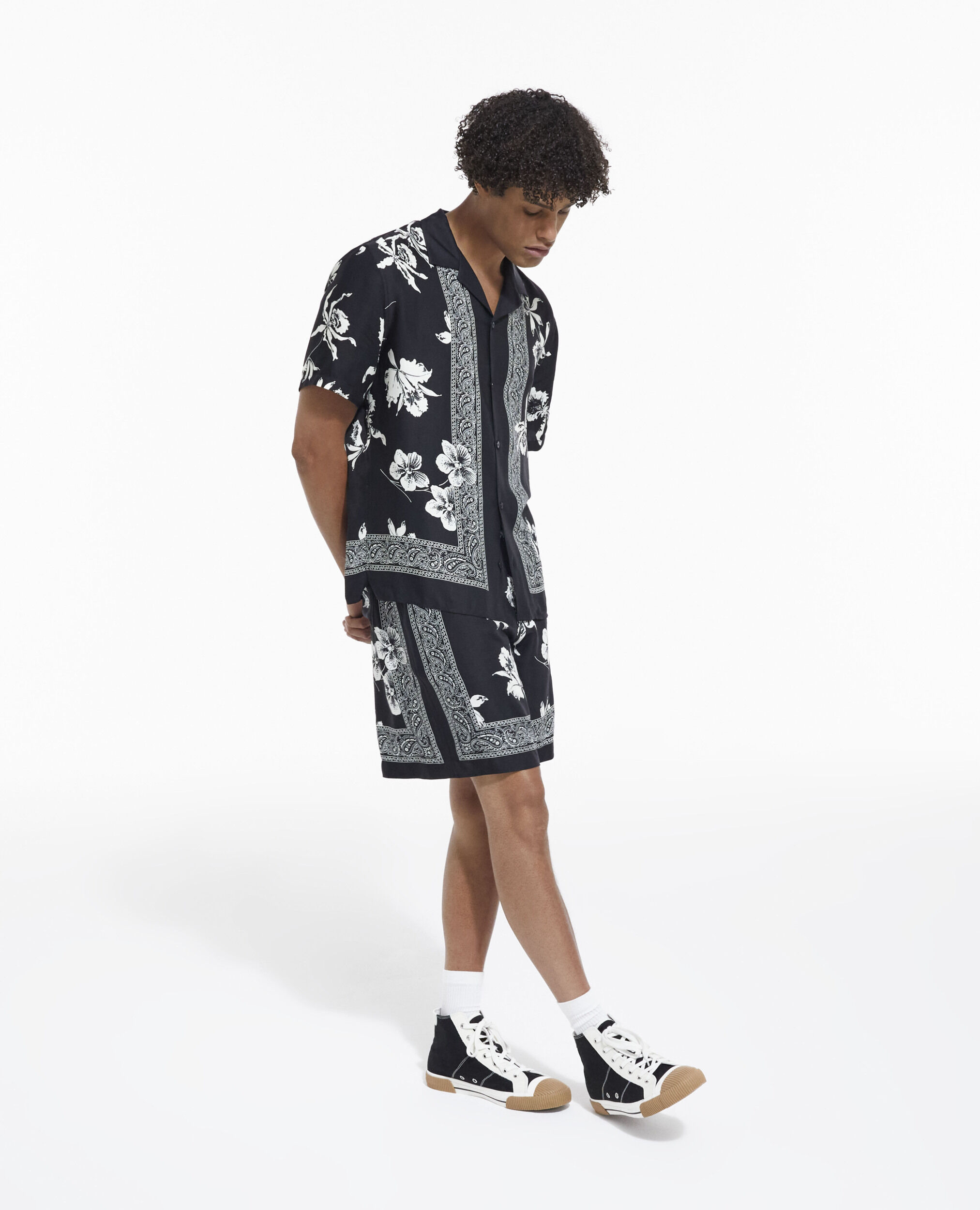 Men’s black and white printed shirt