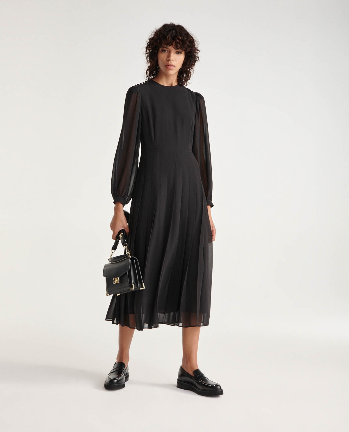 Robe longue noire plissée best sale