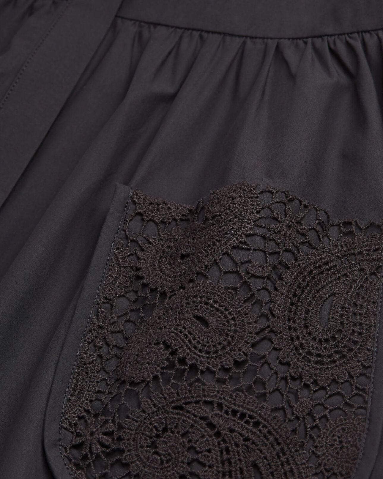 The Kooples FEMME BLACK robe courte noire sans manches poches
