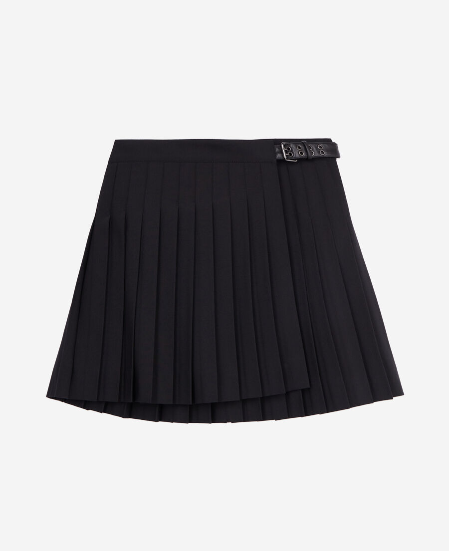 Short black pleated skirt