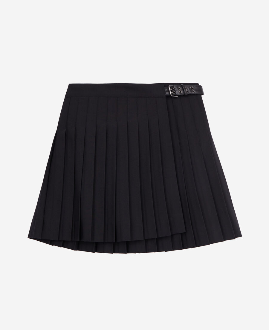 short black pleated skirt