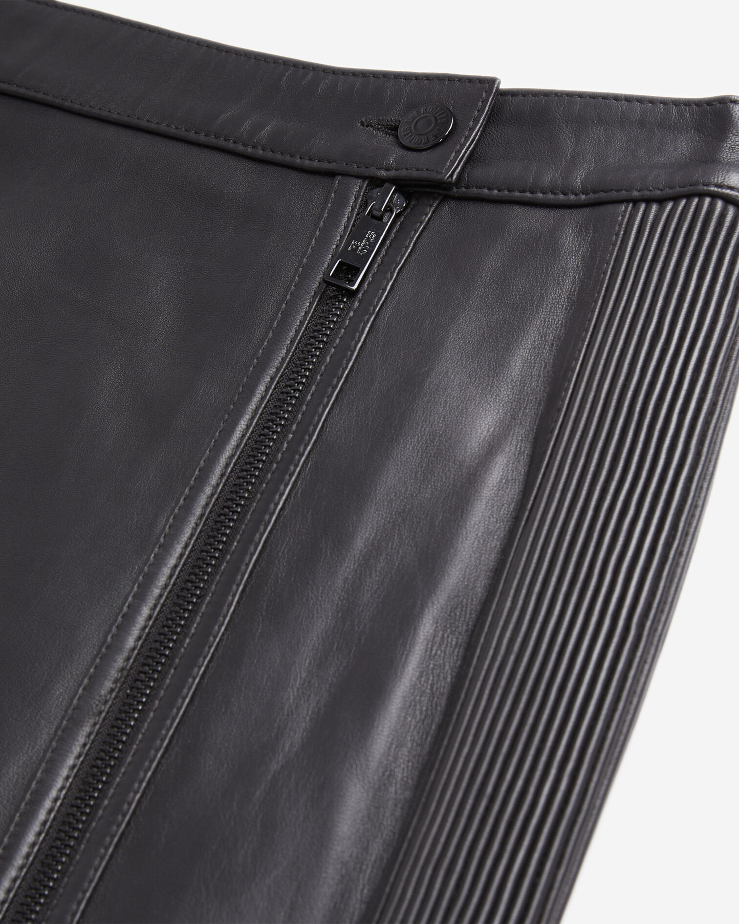 Short black leather skirt with zip and pintuck details, BLACK, hi-res image number null