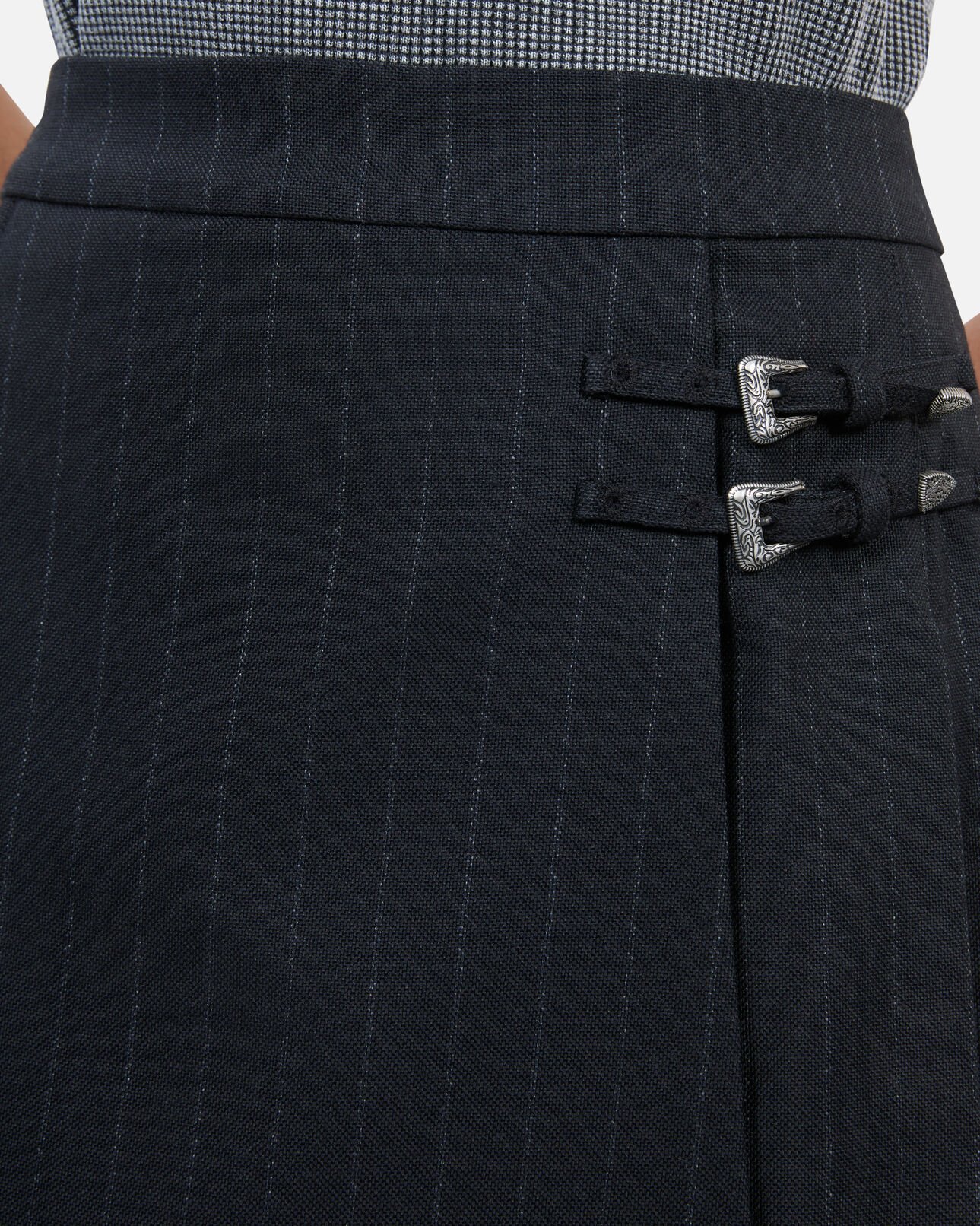 The Kooples FEMME BLACK jupe courte plissée à rayures noire