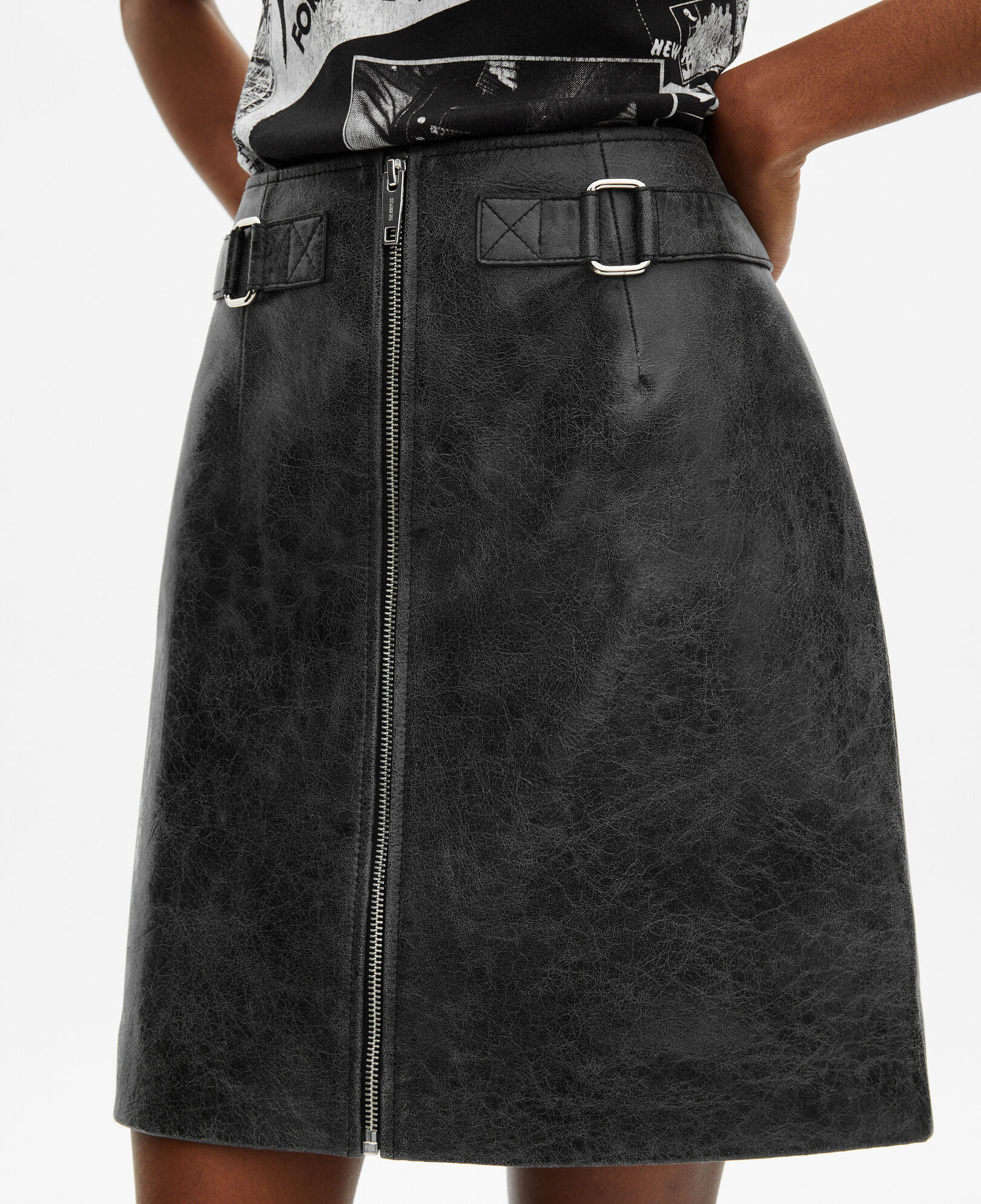The Kooples WOMEN BLACK STONE short black leather skirt with zipper