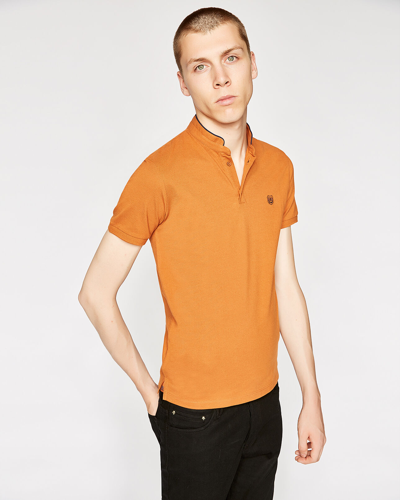 The Kooples MEN OCRE / NIGHT BLUE ochre cotton polo shirt with officer collar and midnight blue details