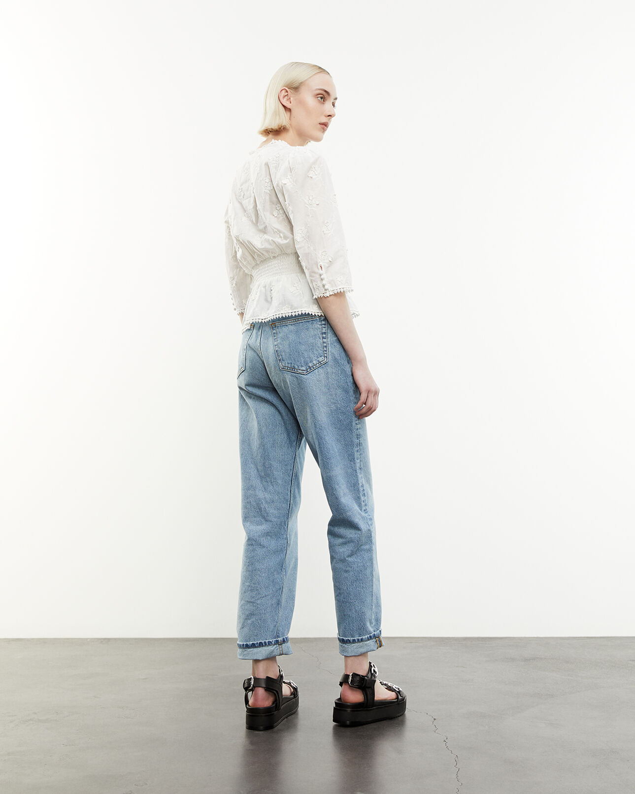 The Kooples FEMME ECRU top coton écru à smocks et fleurs relief