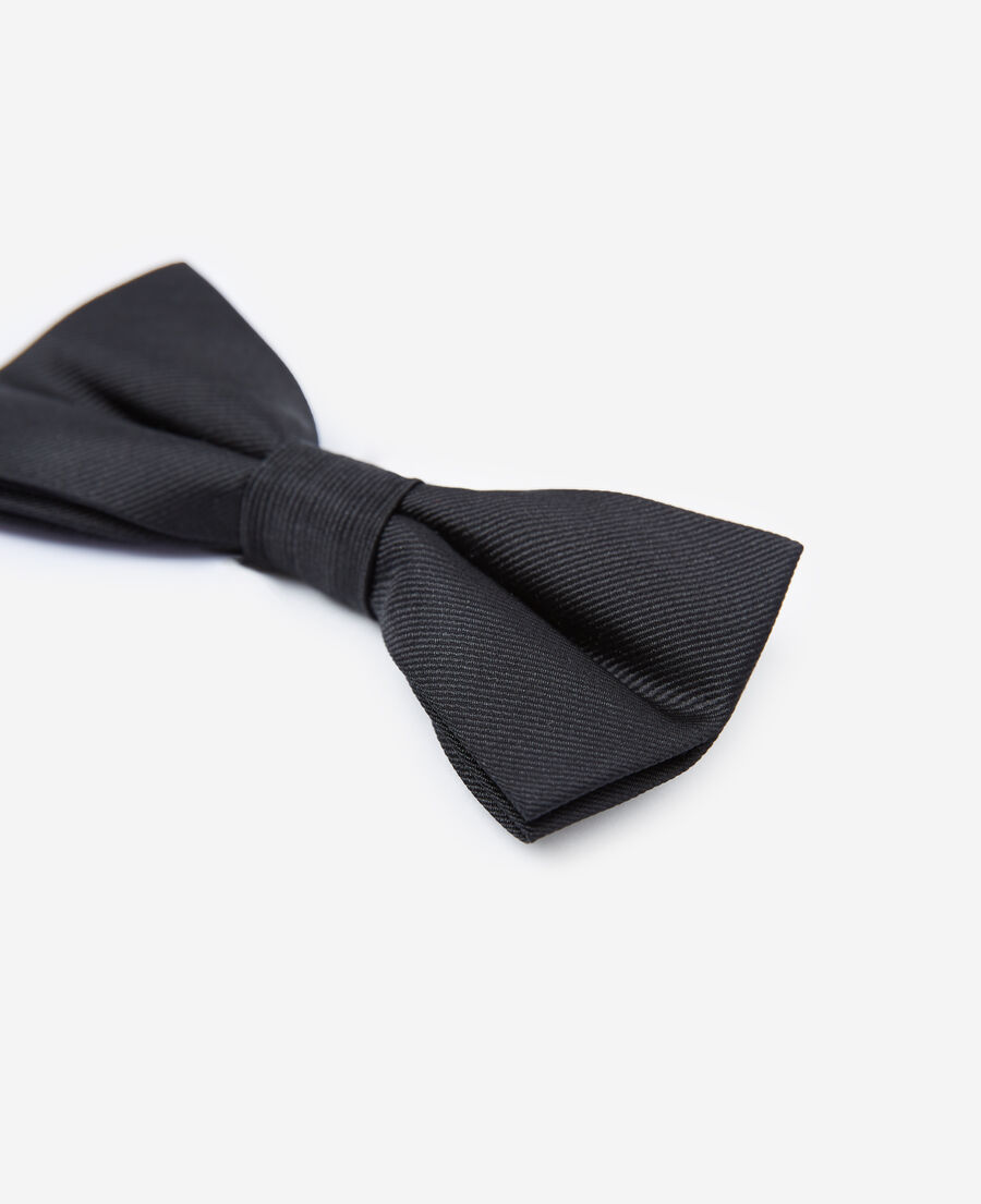 plain black bow tie in silk