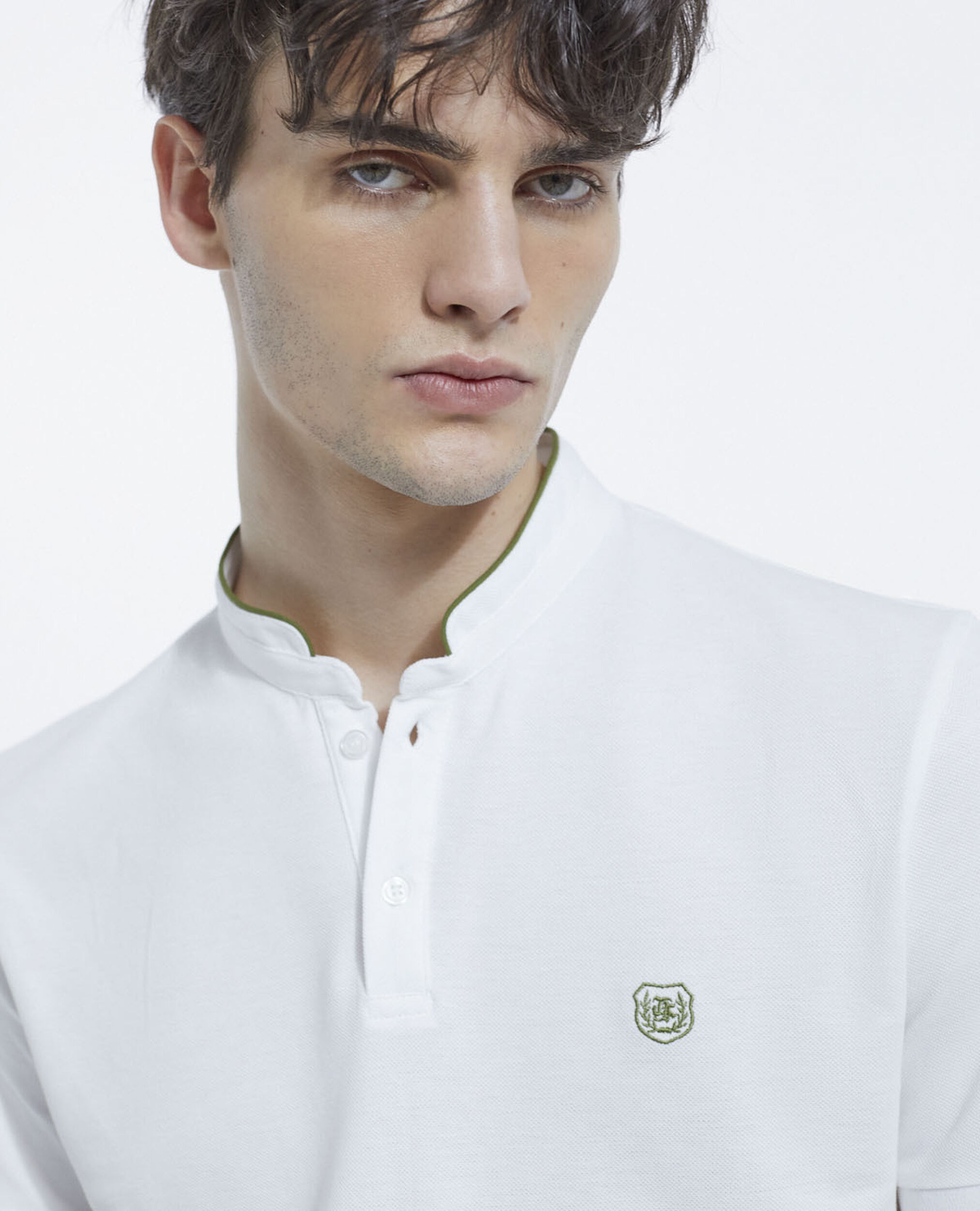 White embroidered polo w/ officer collar, WHITE / GREEN, hi-res image number null