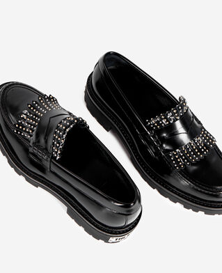 The Kooples FEMME BLACK mocassins penny en cuir noir avec franges et studs