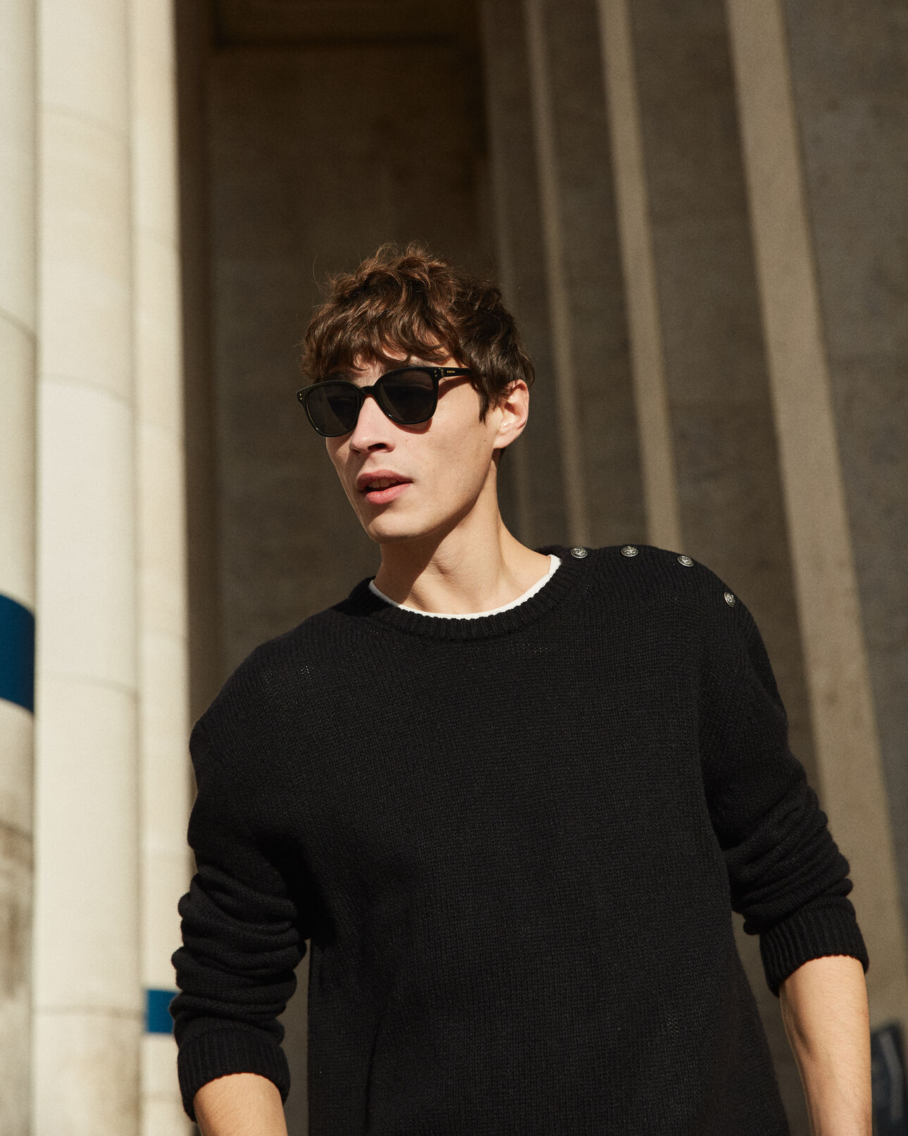 The Kooples HOMME BLACK pull noir en laine mérinos à broderies gothiques devant et au dos