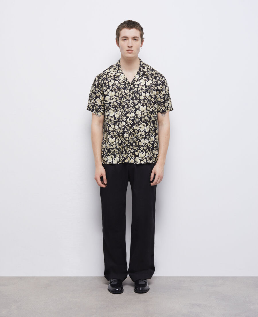 hemd mit hawaiikragen und blumenmuster