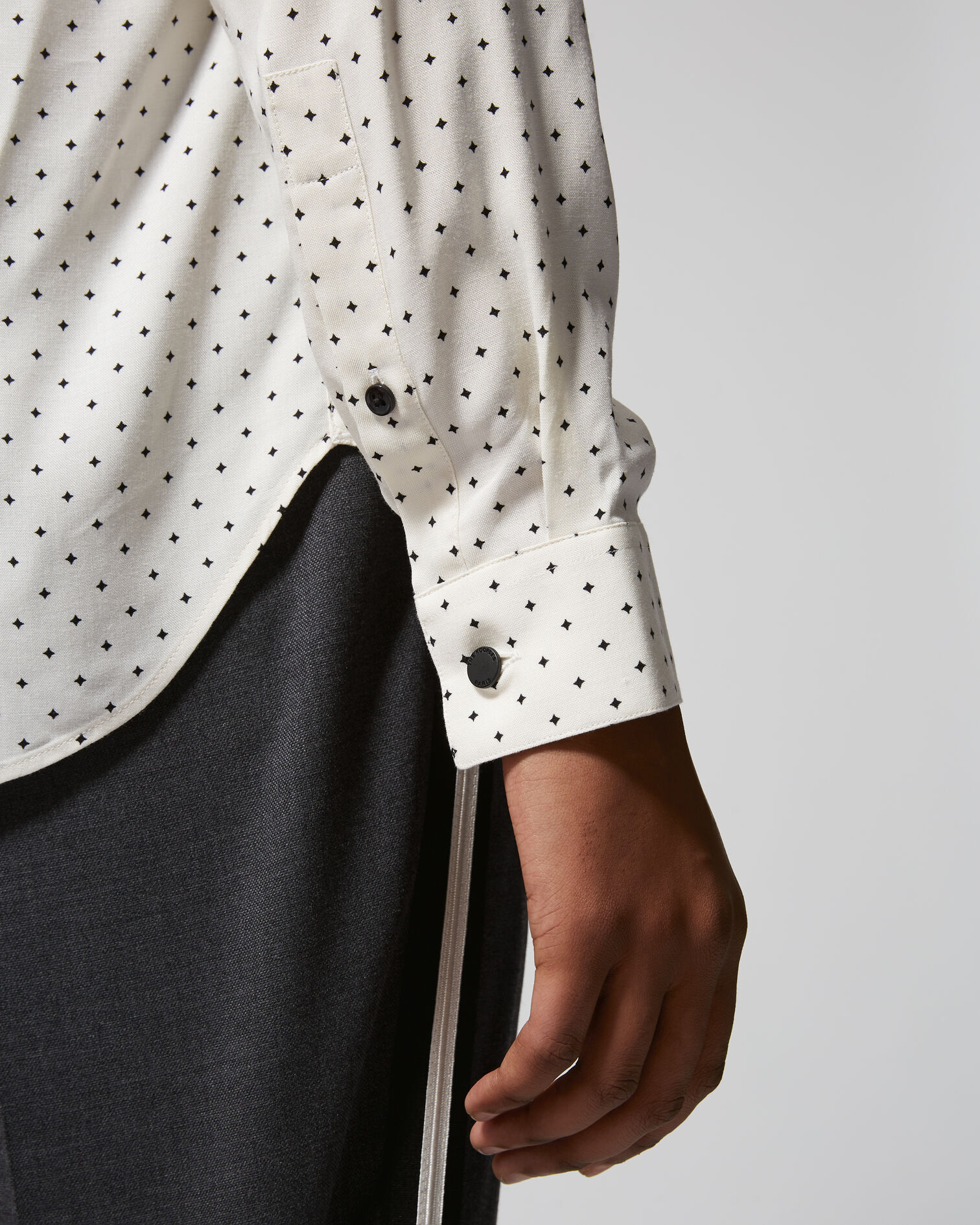 Flowing printed ecru shirt with star motif, ECRU BLACK, hi-res image number null