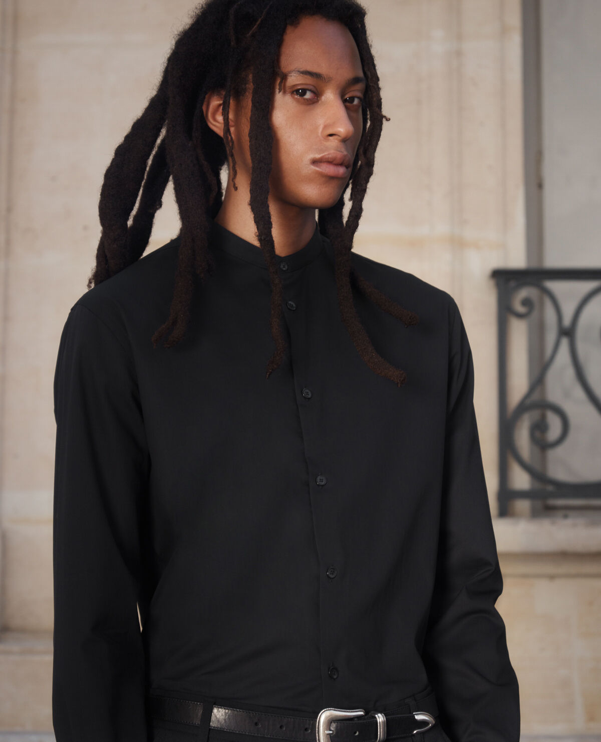 Chemise noire col clearance mao