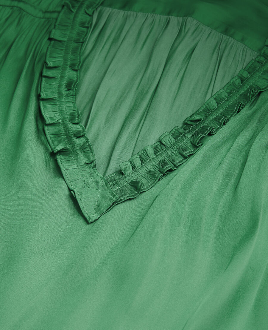 grünes top mit gerafften details