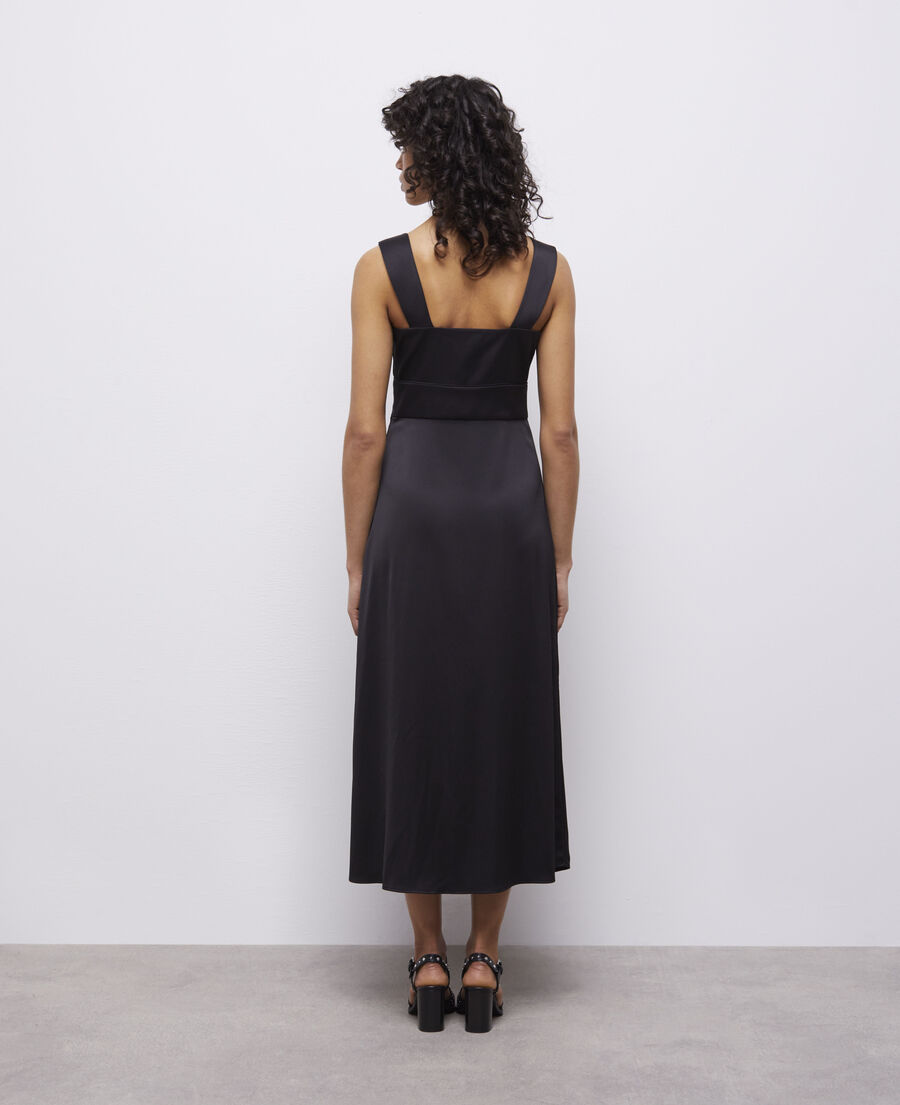 vestido largo negro botonadura