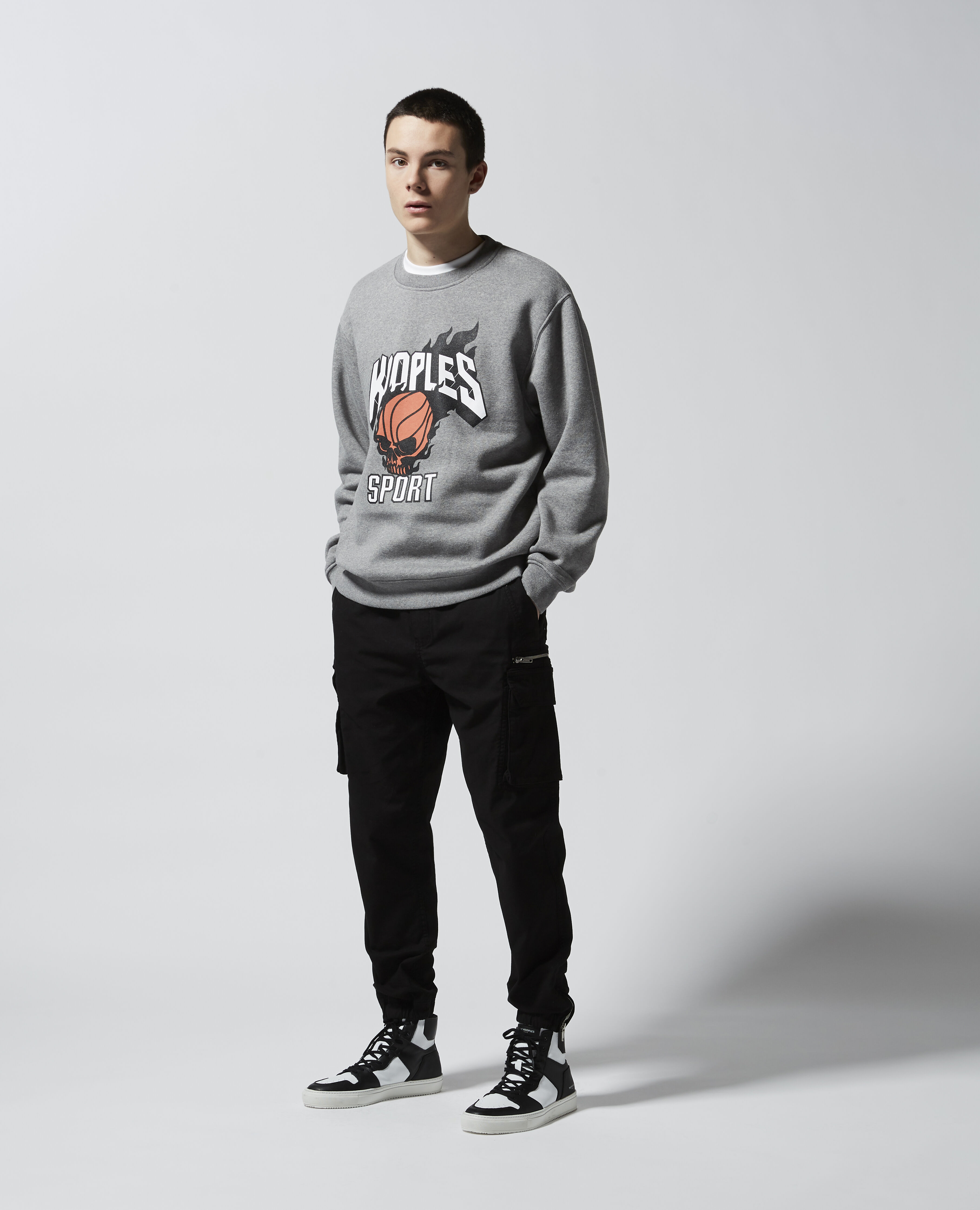 Loose sweatshirt outfit sales