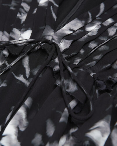 , BLACK WHITE, hi-res image number null
