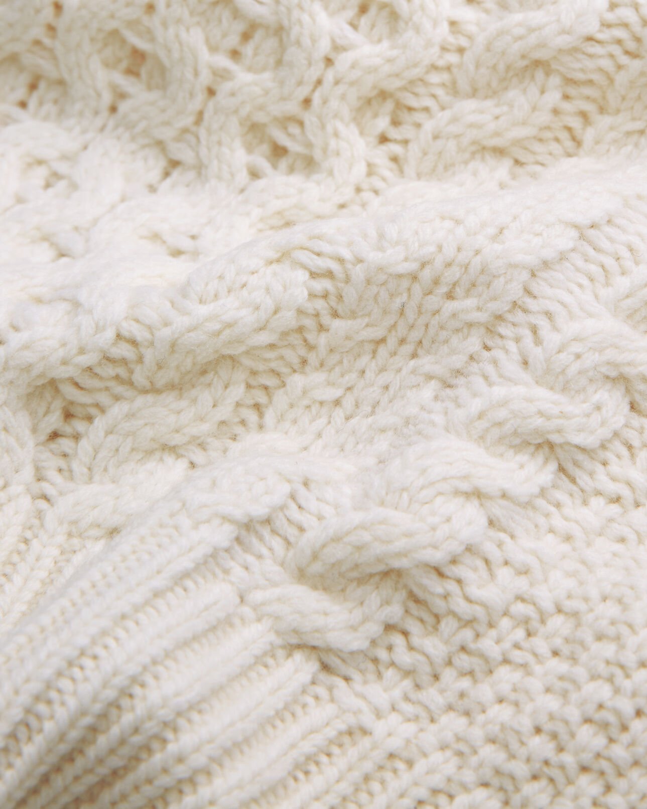 The Kooples FEMME OFF WHITE pull laine blanc sans manches à col v