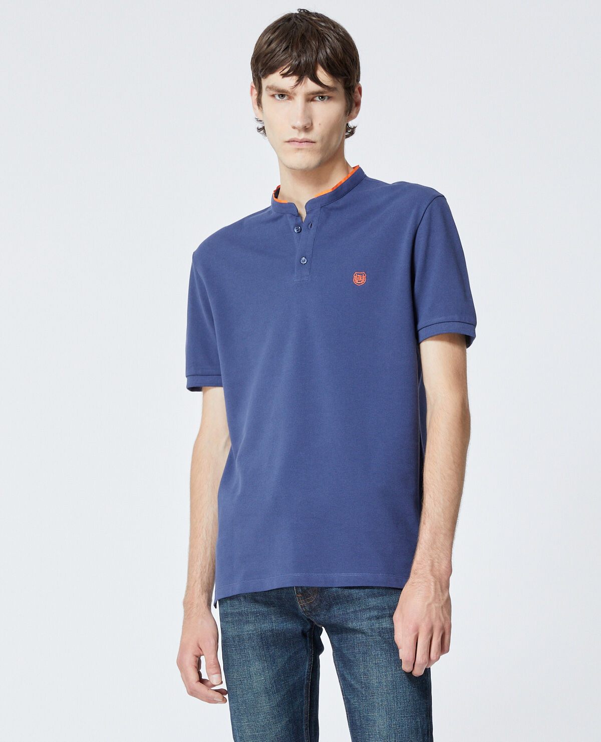 Camisa polo azul sale oscuro