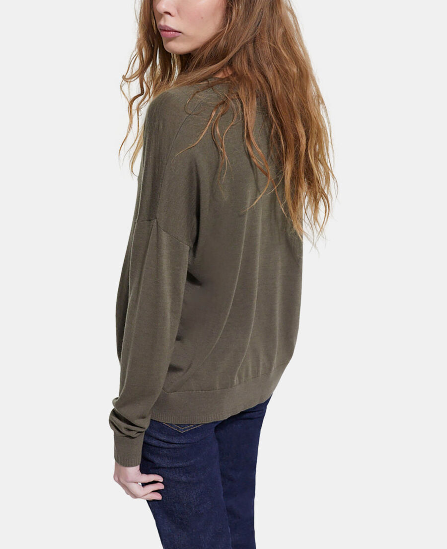 khakifarbener wollpullover
