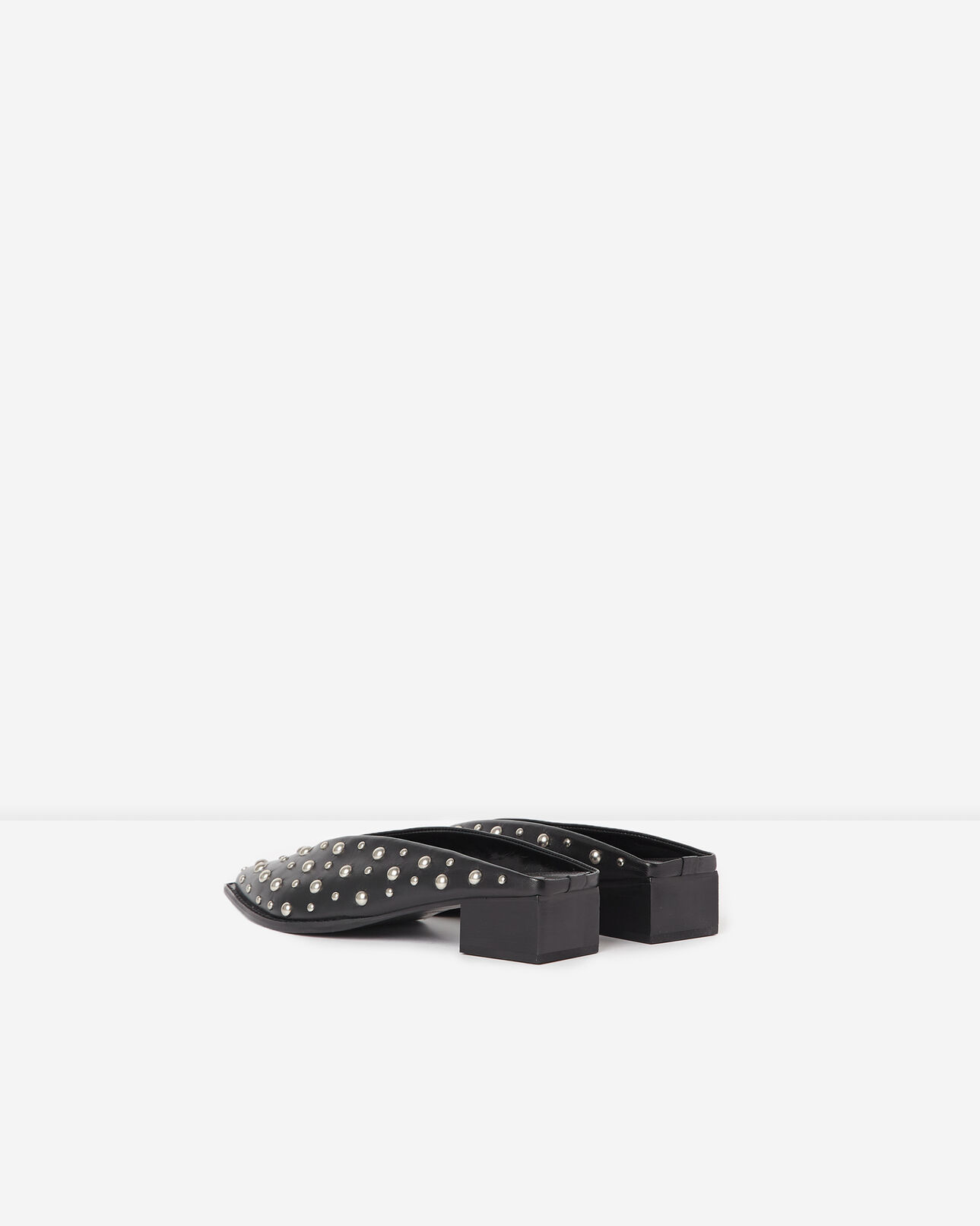 The Kooples FEMME BLACK mules cuir noires plates détails cloutés