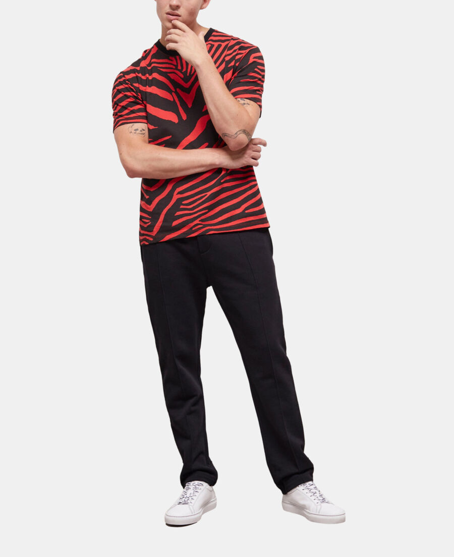 men's red printed t-shirt