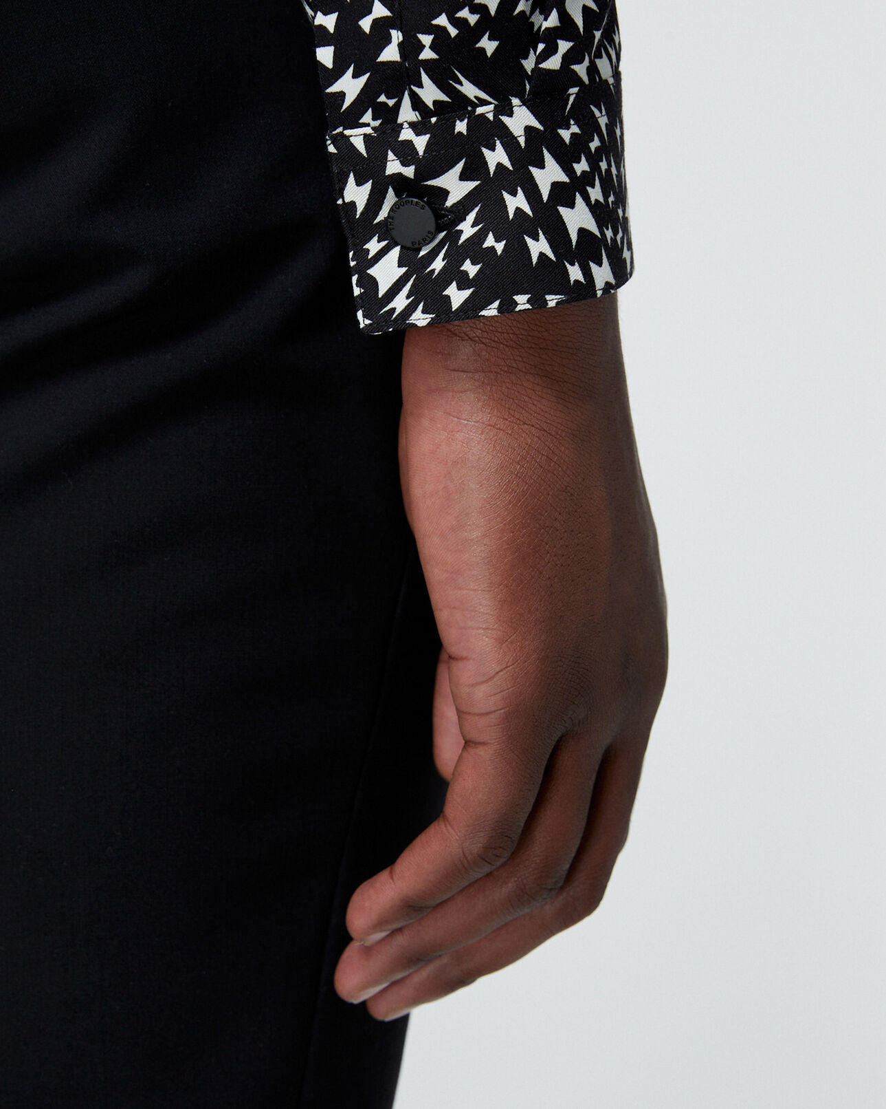 The Kooples HOMME BLACK WHITE chemise noire imprimé tourbillon blanc