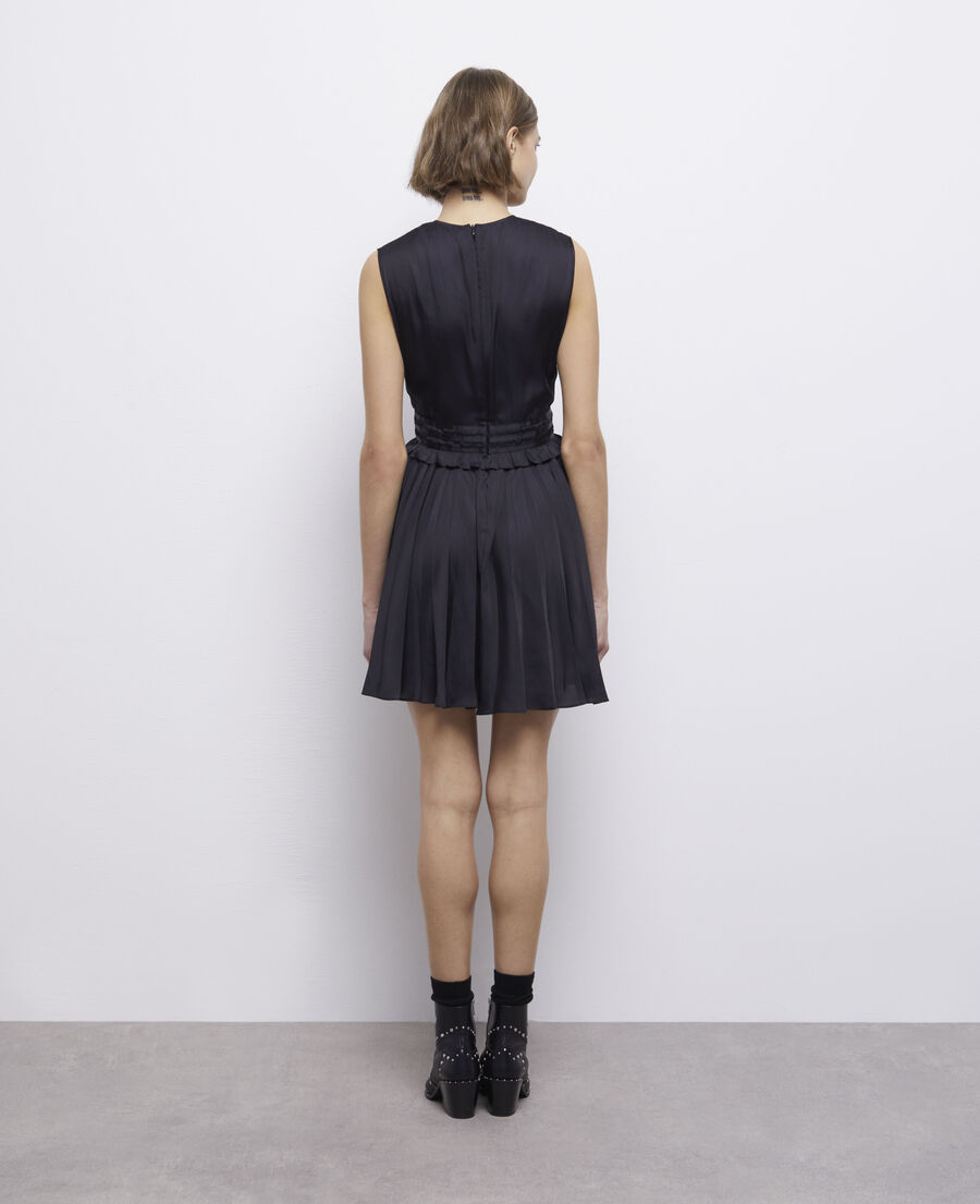vestido corto plisado negro