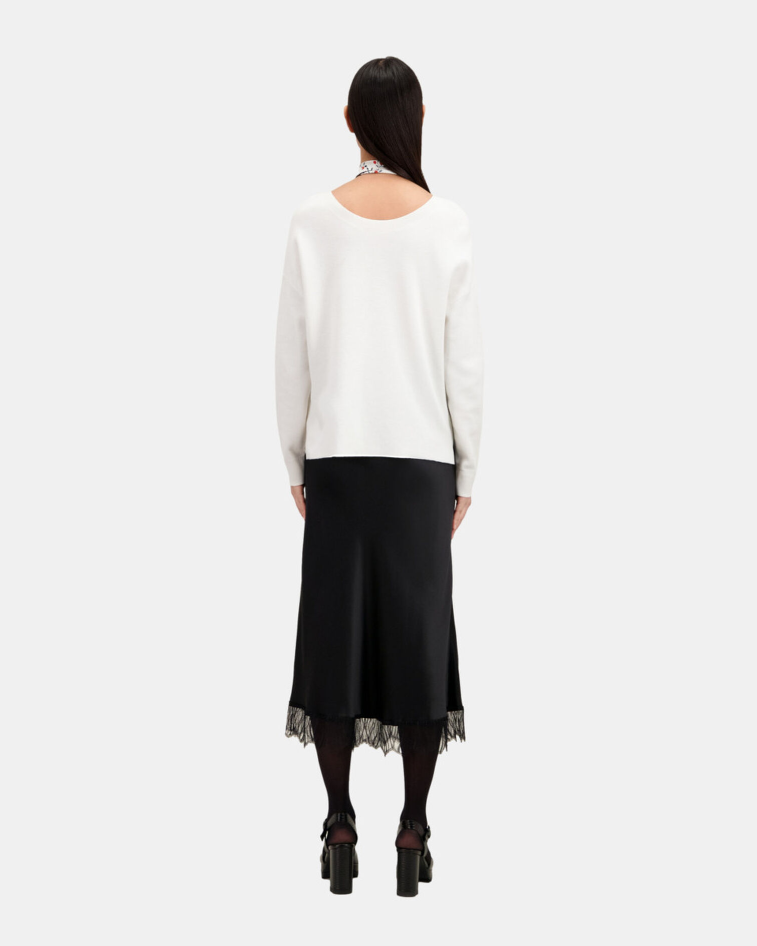 Pull avec boutonnage dans le dos, ECRU, hi-res image number null