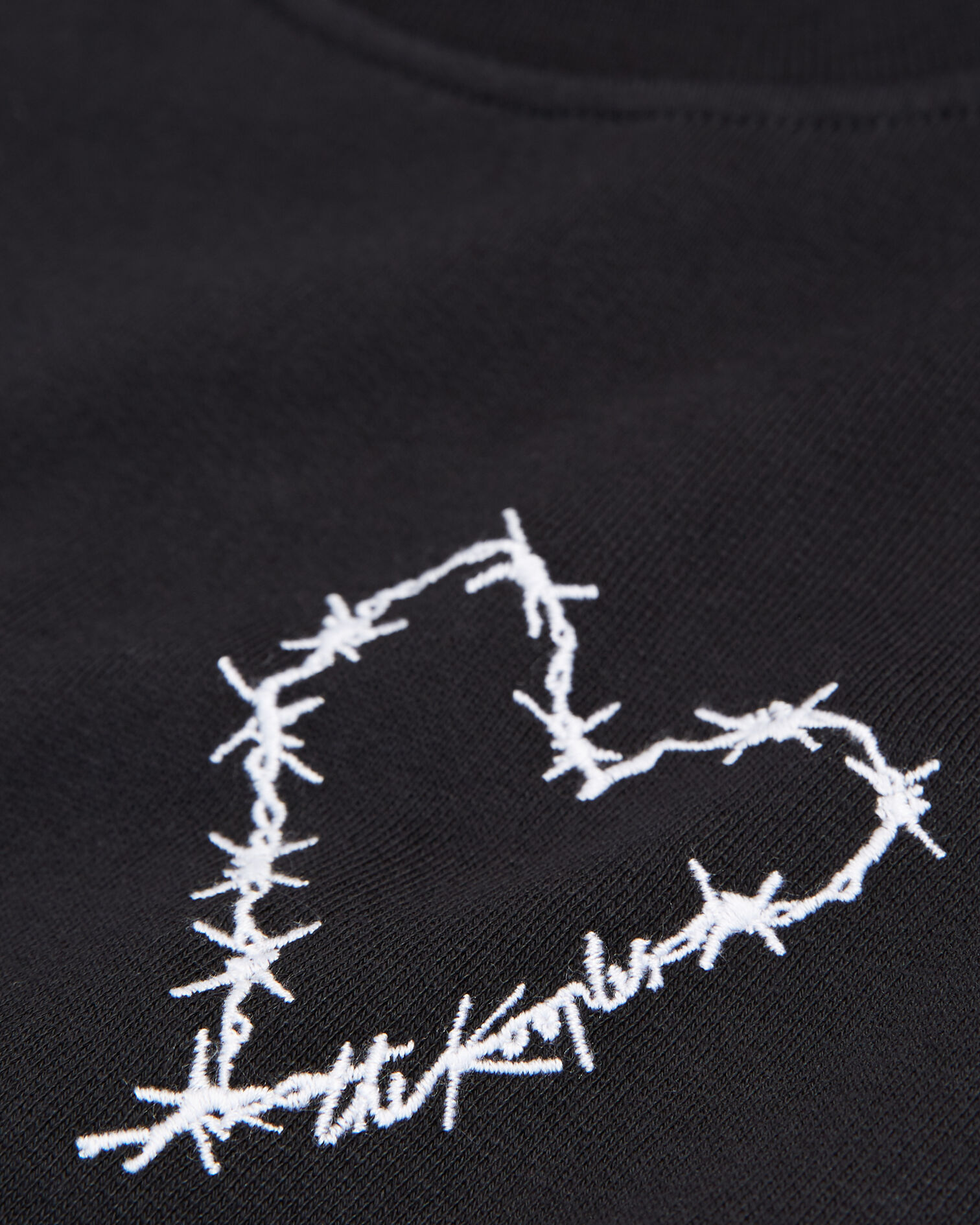 Short black sweatshirt with barb wire heart, BLACK, hi-res image number null